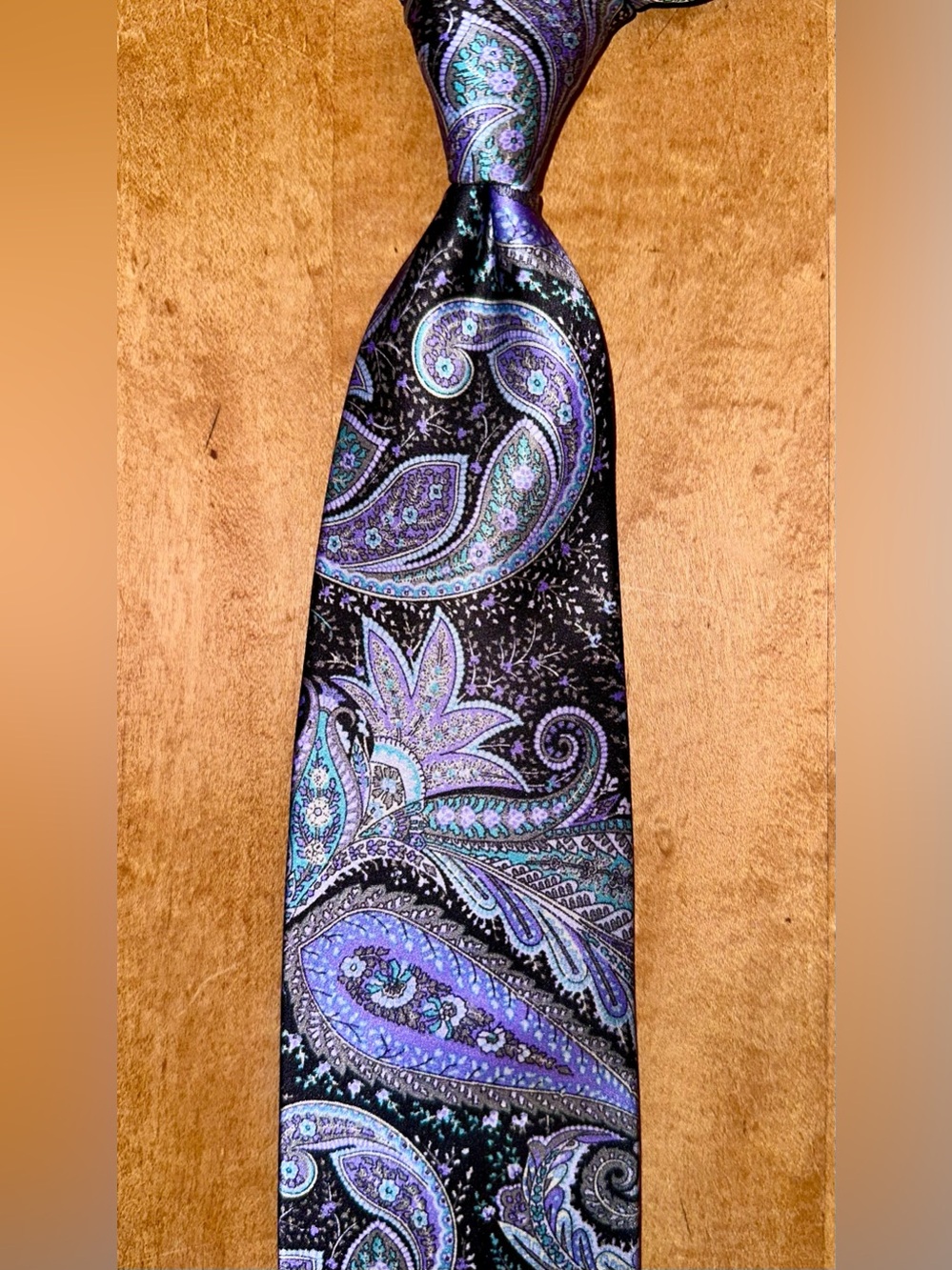 Dolce Punta silk paisley tie necktie cravat like new